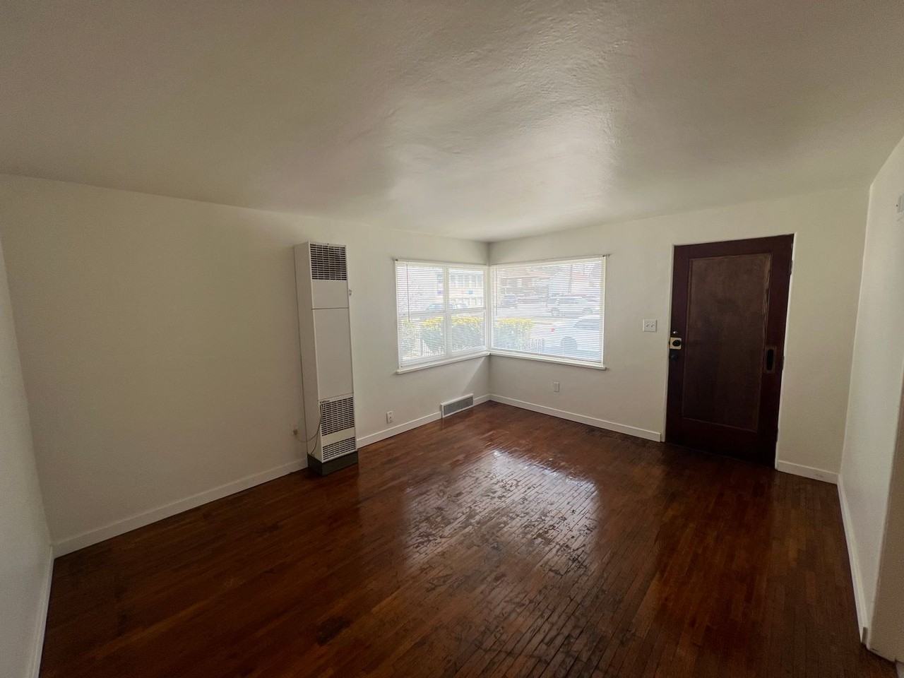 638 W Maxwell Ave - Photo 3 of 9