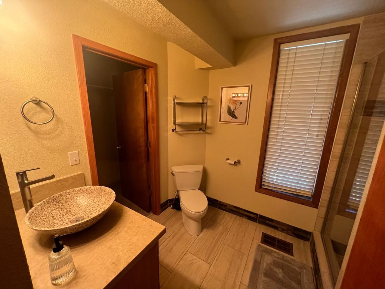 813 Jeffrey Ct - Photo 2 of 18