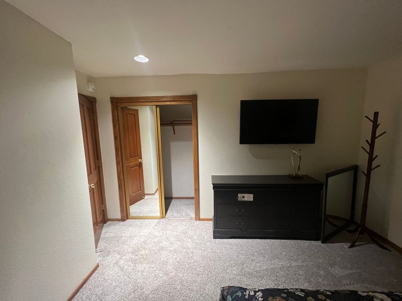 813 Jeffrey Ct - Photo 3 of 18