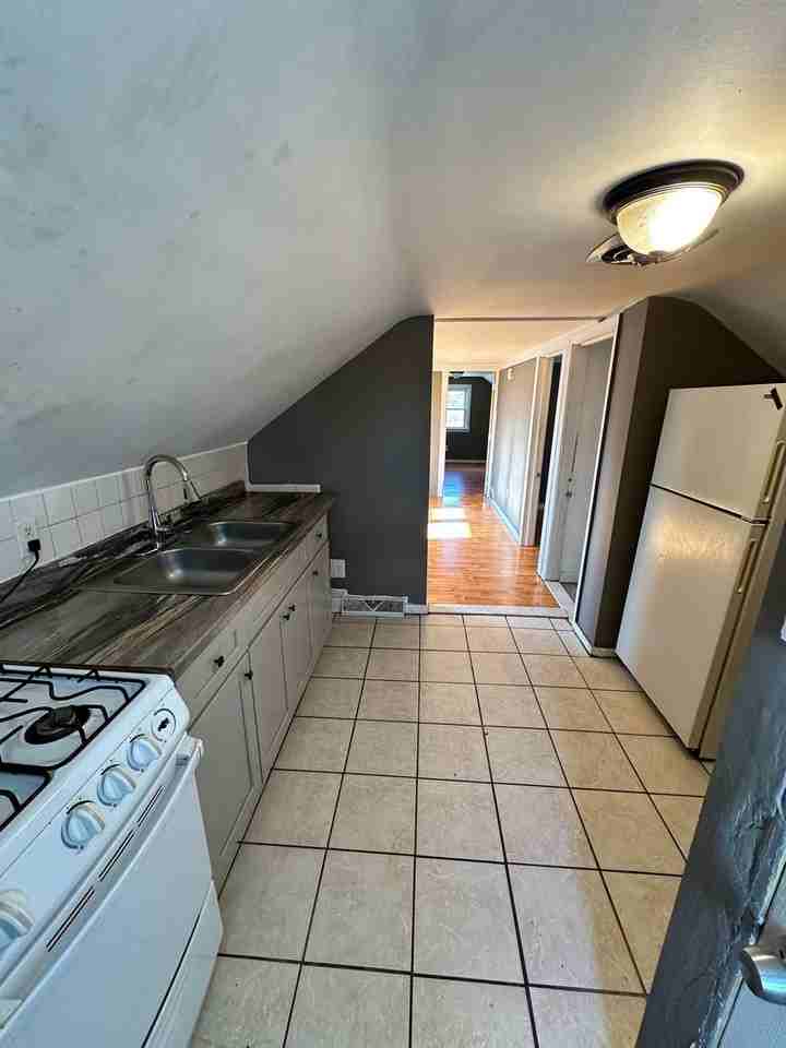 101 Young Ave - Photo 2 of 8