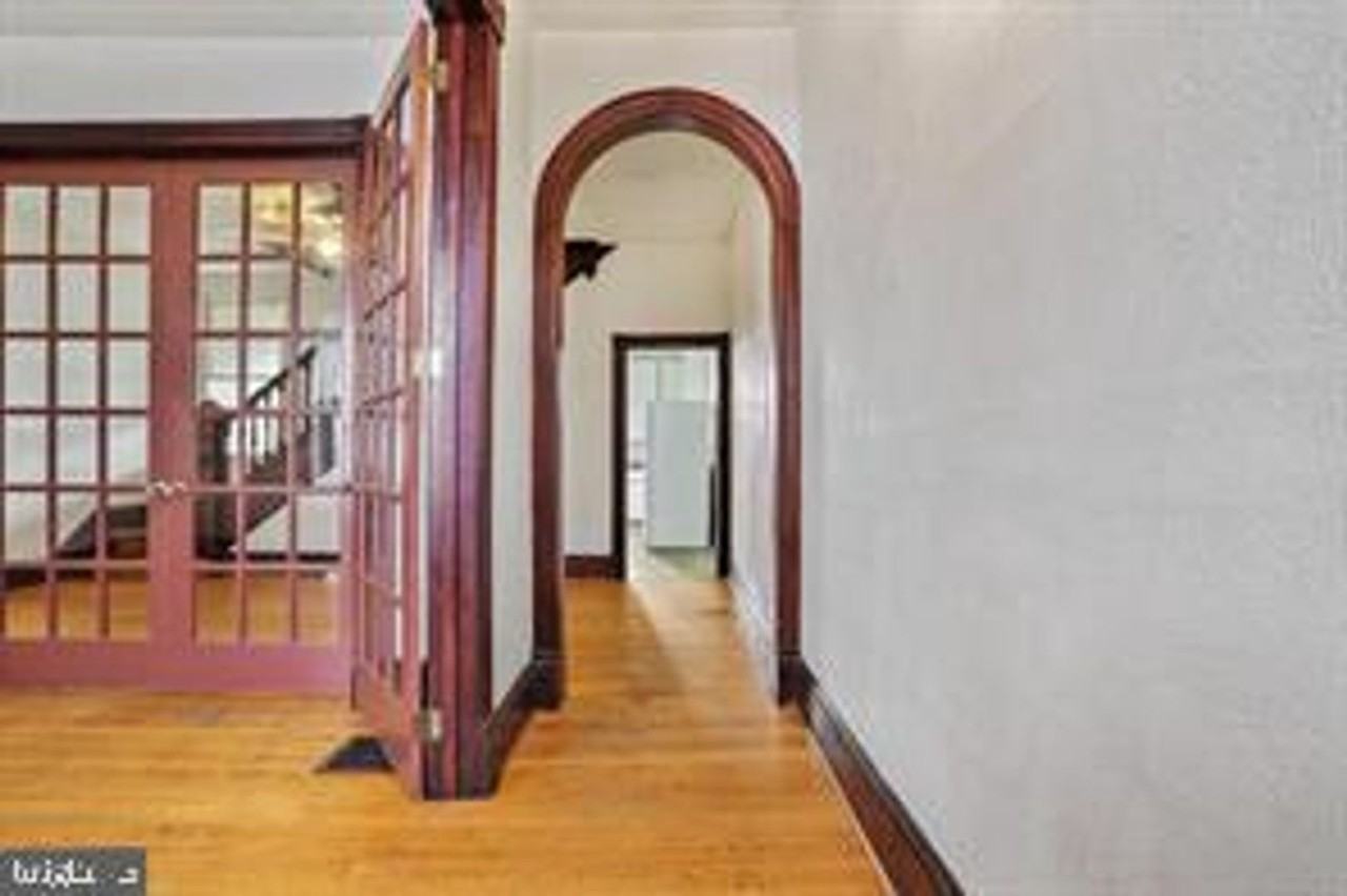 210 N Locust St - Photo 2 of 20