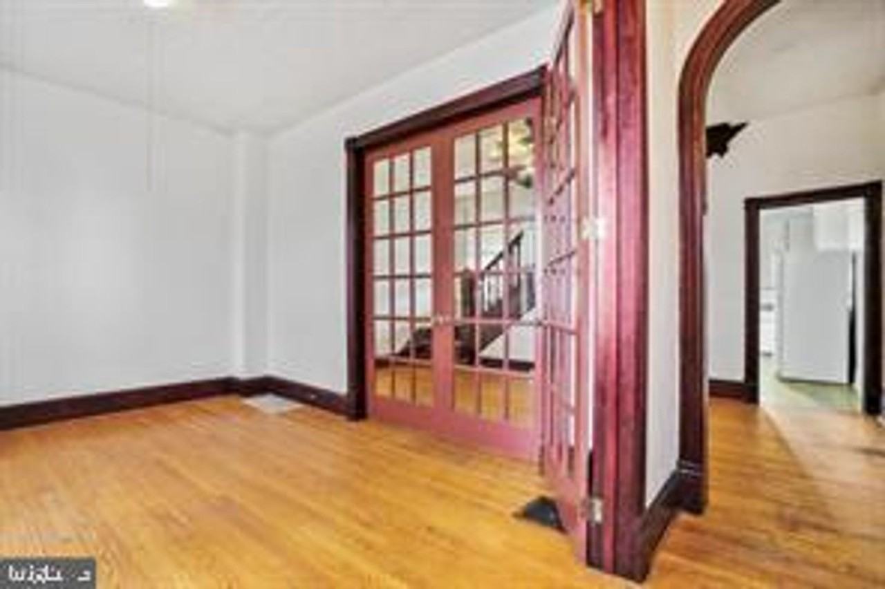 210 N Locust St - Photo 3 of 20