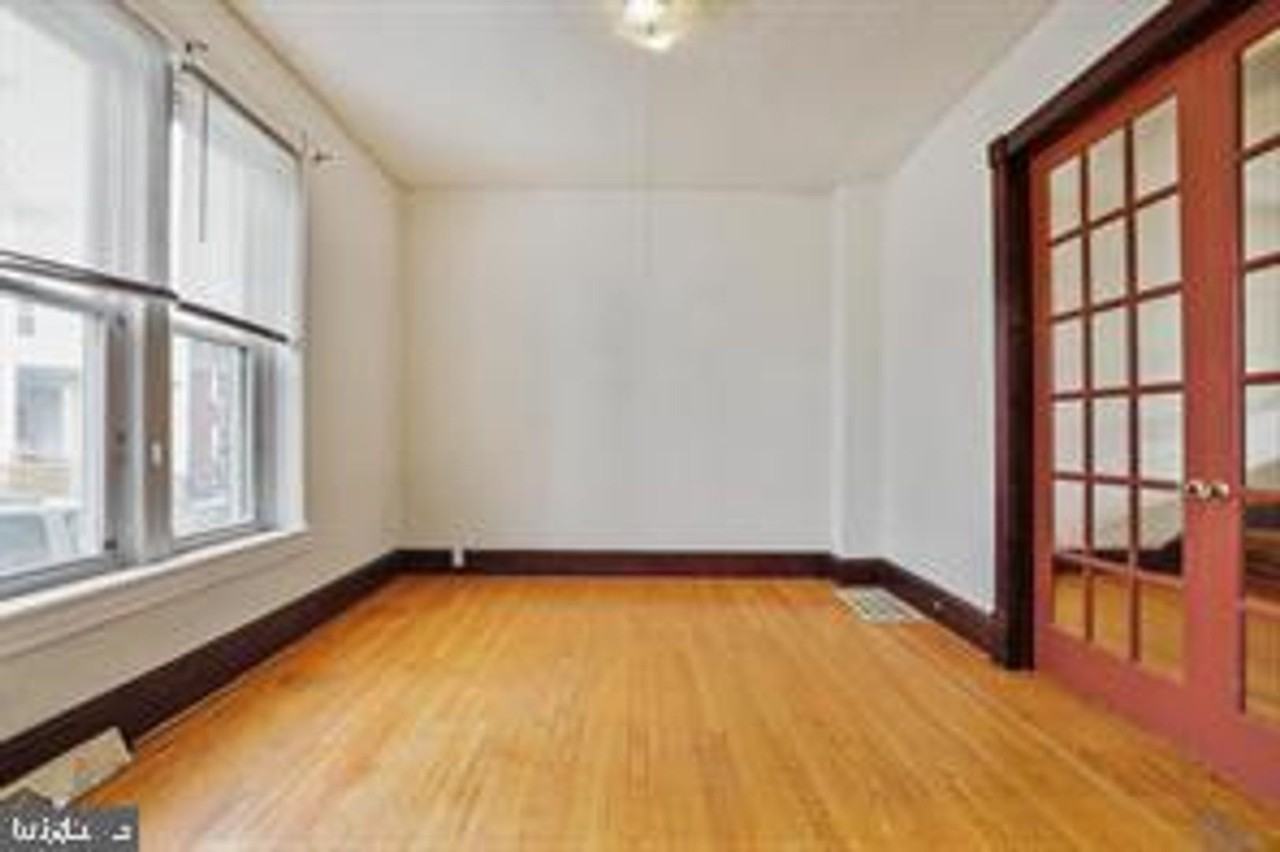 210 N Locust St - Photo 4 of 20