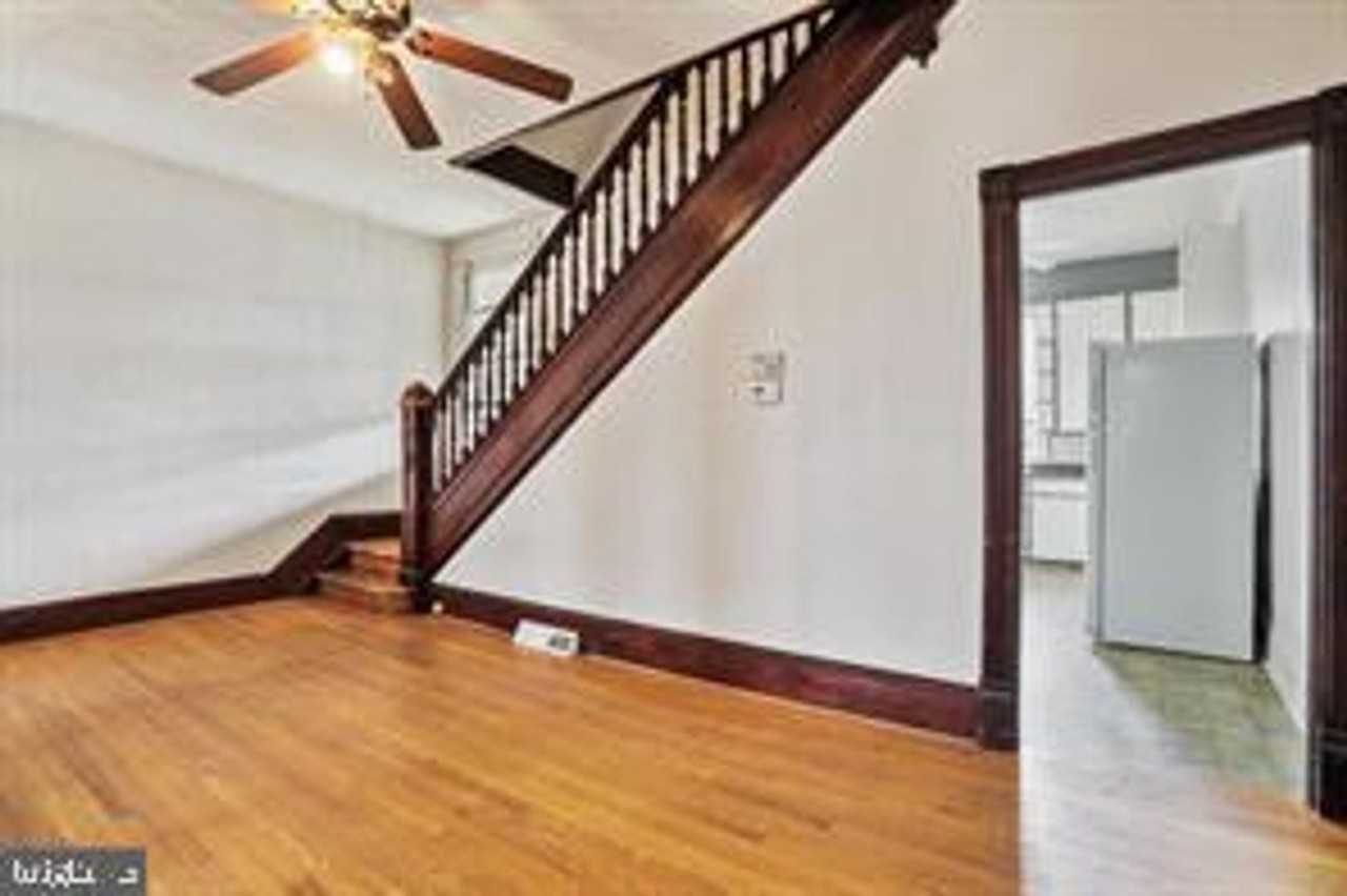 210 N Locust St - Photo 6 of 20