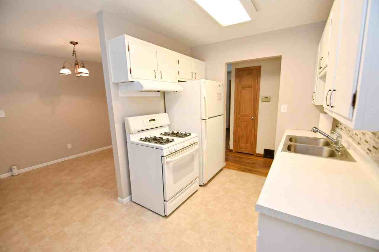 54609 Cornell Dr - Photo 3 of 25