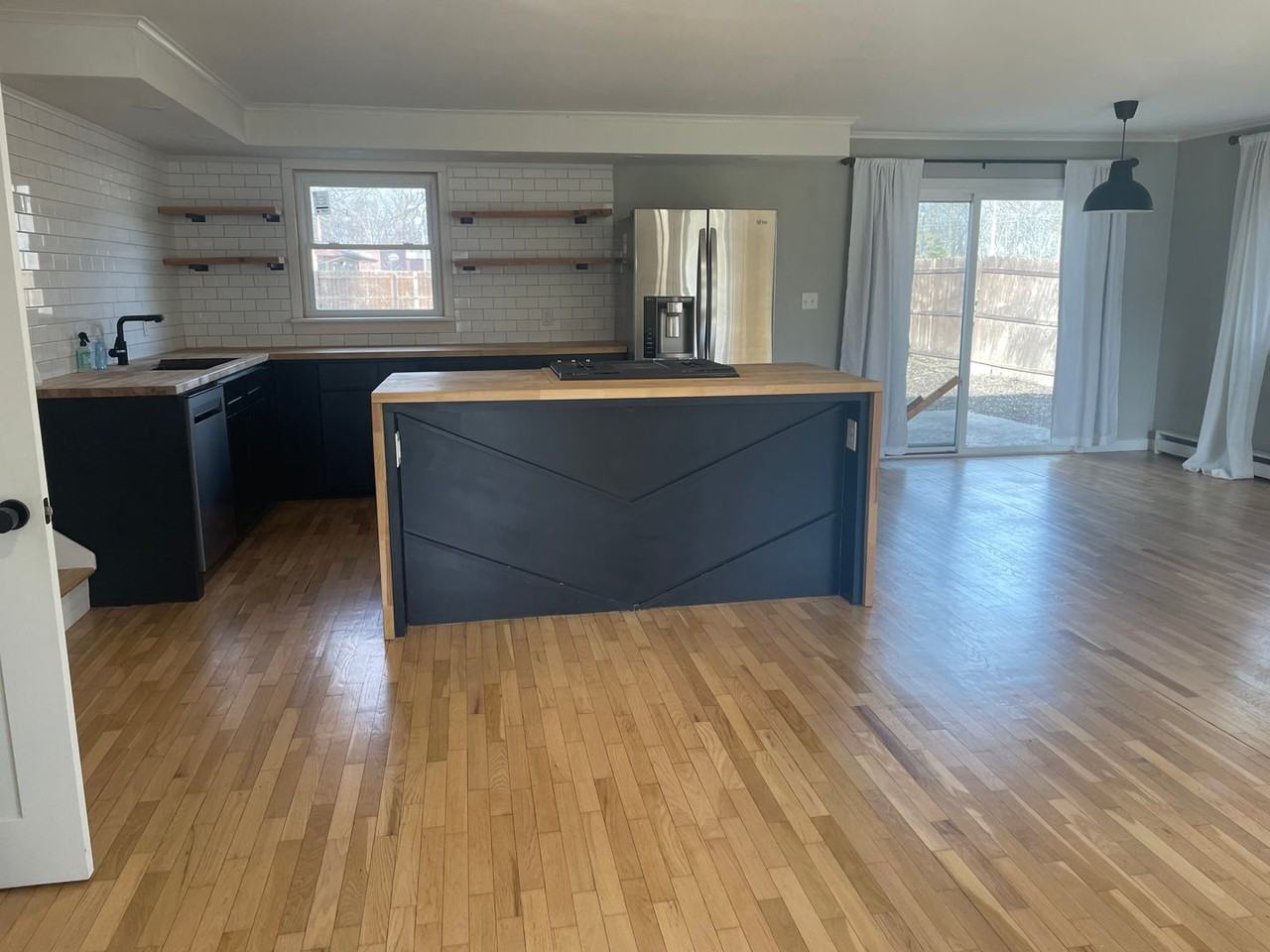 905 Sunset Dr - Photo 2 of 12