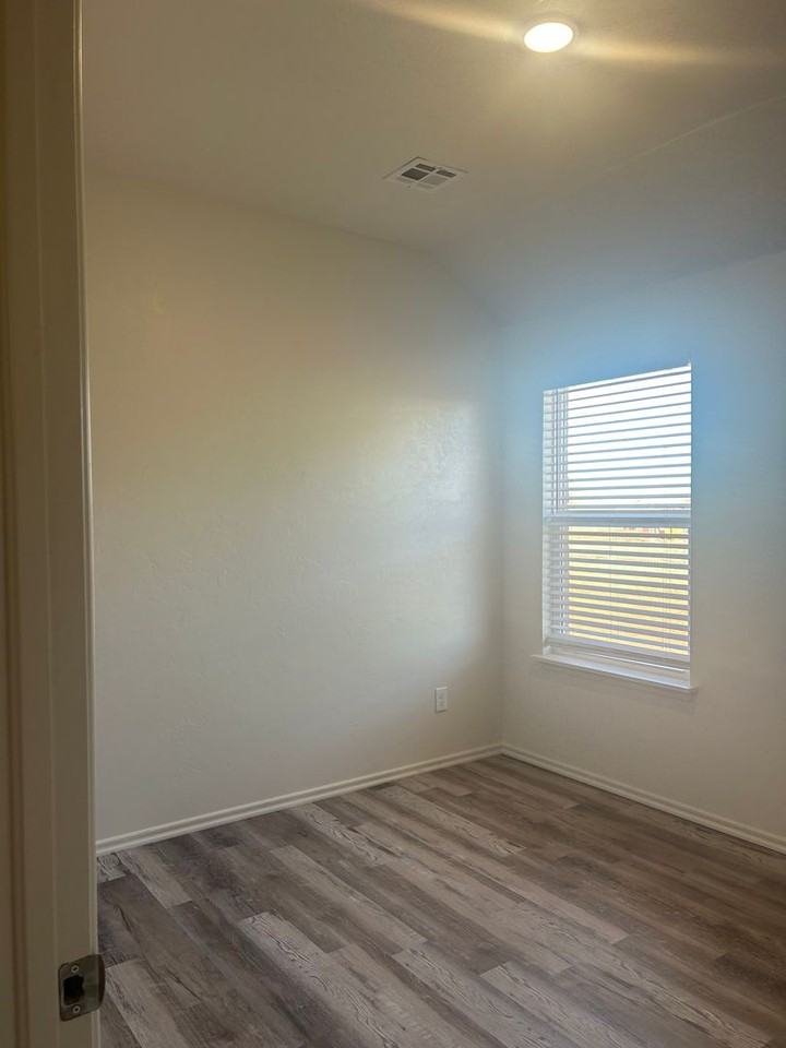 1311 Sw Oklahoma Ave #B - Photo 6 of 12