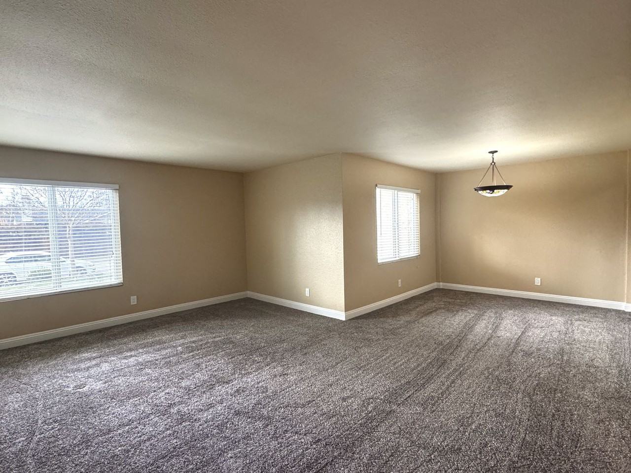 1545 Diane Dr - Photo 5 of 15