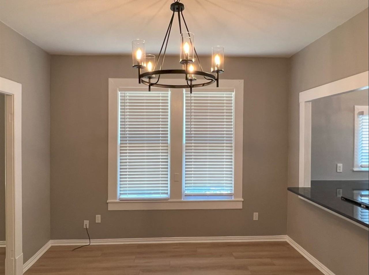 733 N Wall St - Photo 5 of 18