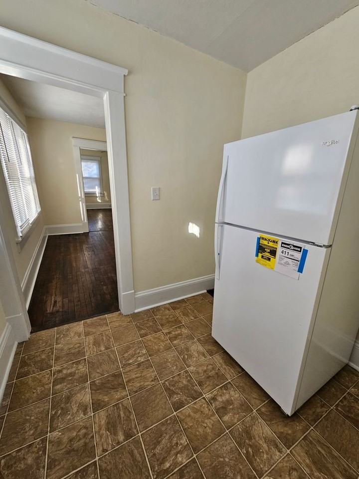 1012 Holton Pl - Photo 5 of 12