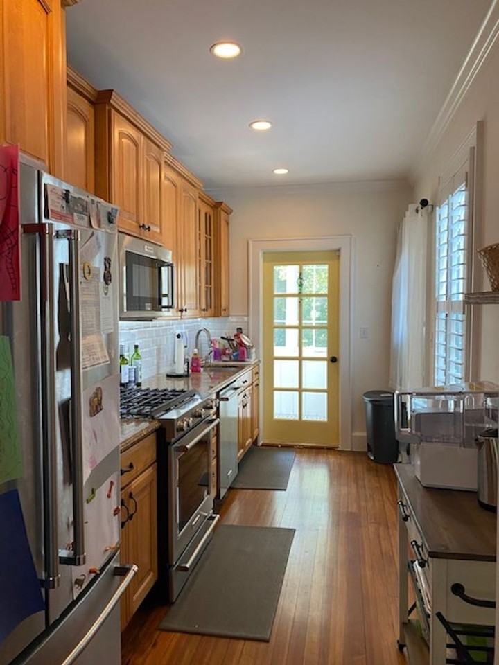 15 Elmore Ave - Photo 3 of 47