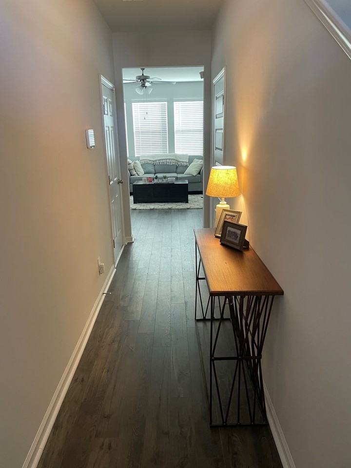 430 Whitby Ct - Photo 2 of 4