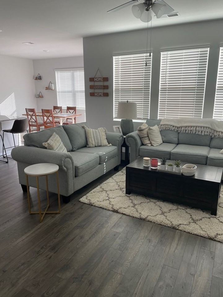 430 Whitby Ct - Photo 3 of 4