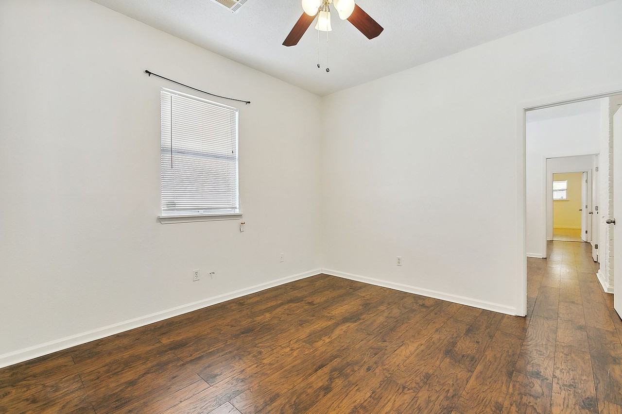 1216 Elizardi Blvd - Photo 2 of 11