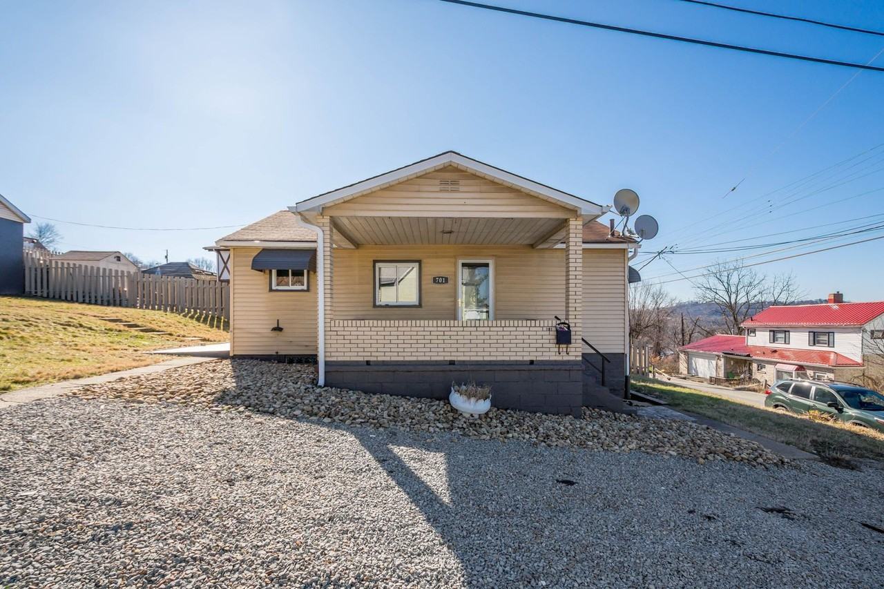 701 Monterey St - Photo 4 of 27