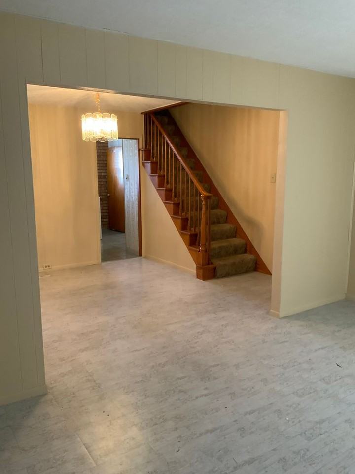 454 Strayer St - Photo 3 of 24