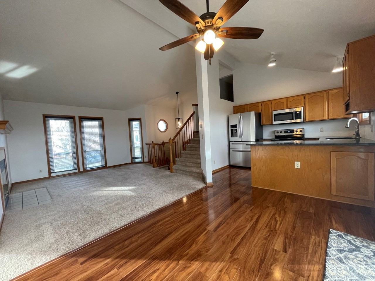 406 Fort Street - Photo 2 of 20