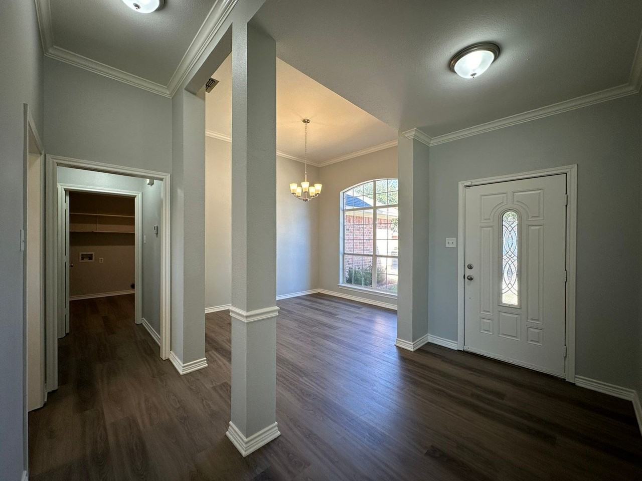 418 Amanda Ct - Photo 4 of 30