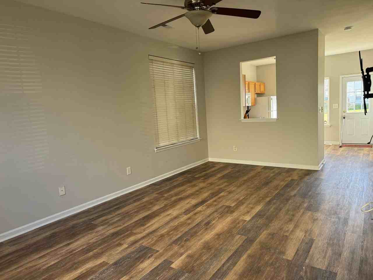 5541 Seths Dr - Photo 3 of 11