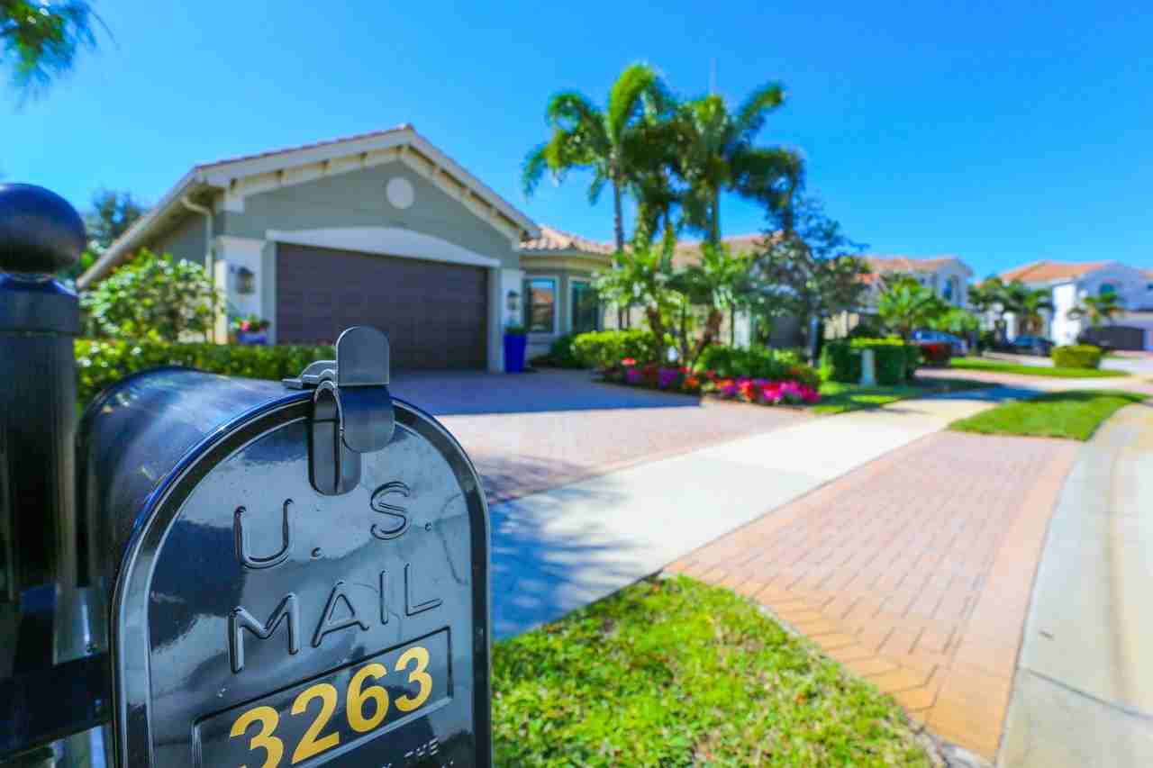 3263 Pacific Dr - Photo 2 of 50