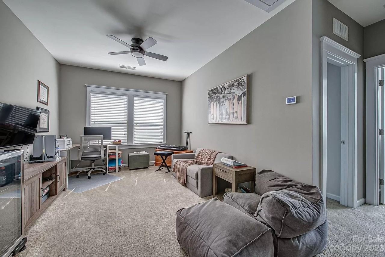 6032 Bountiful St - Photo 3 of 22