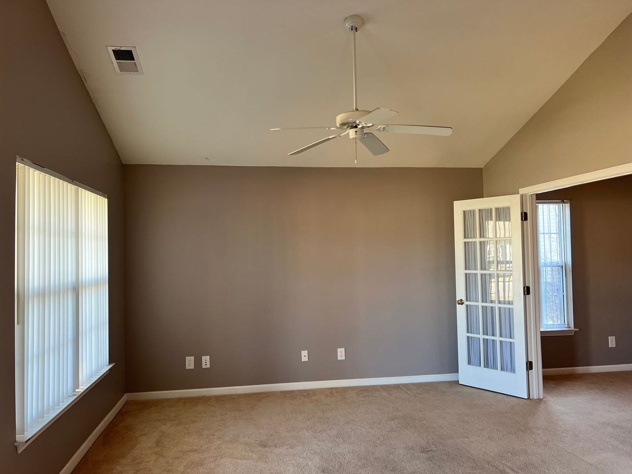 115 Marbella Dr - Photo 6 of 25