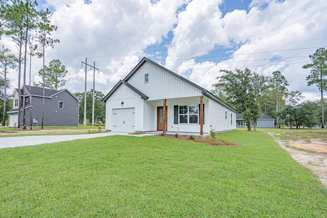 810 Payne Dr - Photo 3 of 35