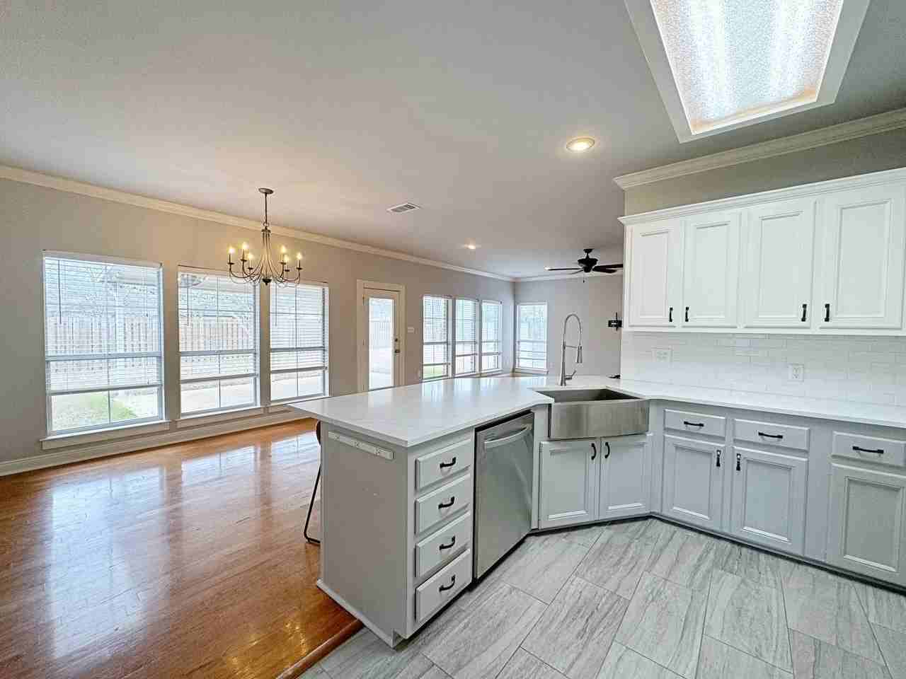 18532 Garden Oaks Dr - Photo 3 of 33