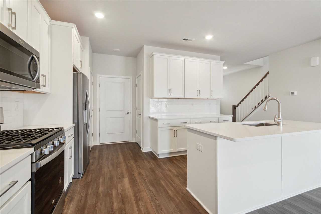 741 Hunsberger Rd - Photo 3 of 36