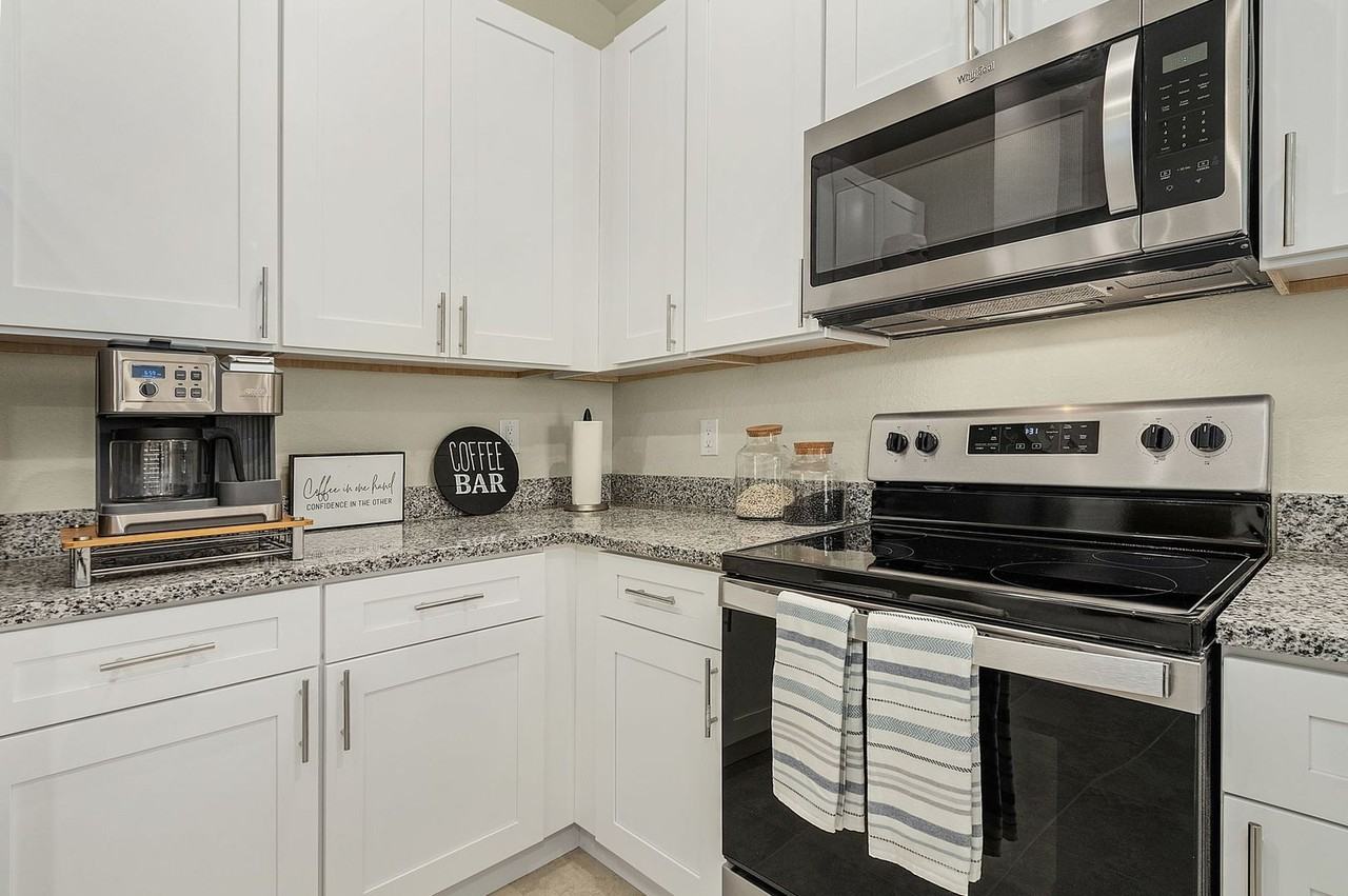 642 Tropicana Pkwy E - Photo 7 of 26