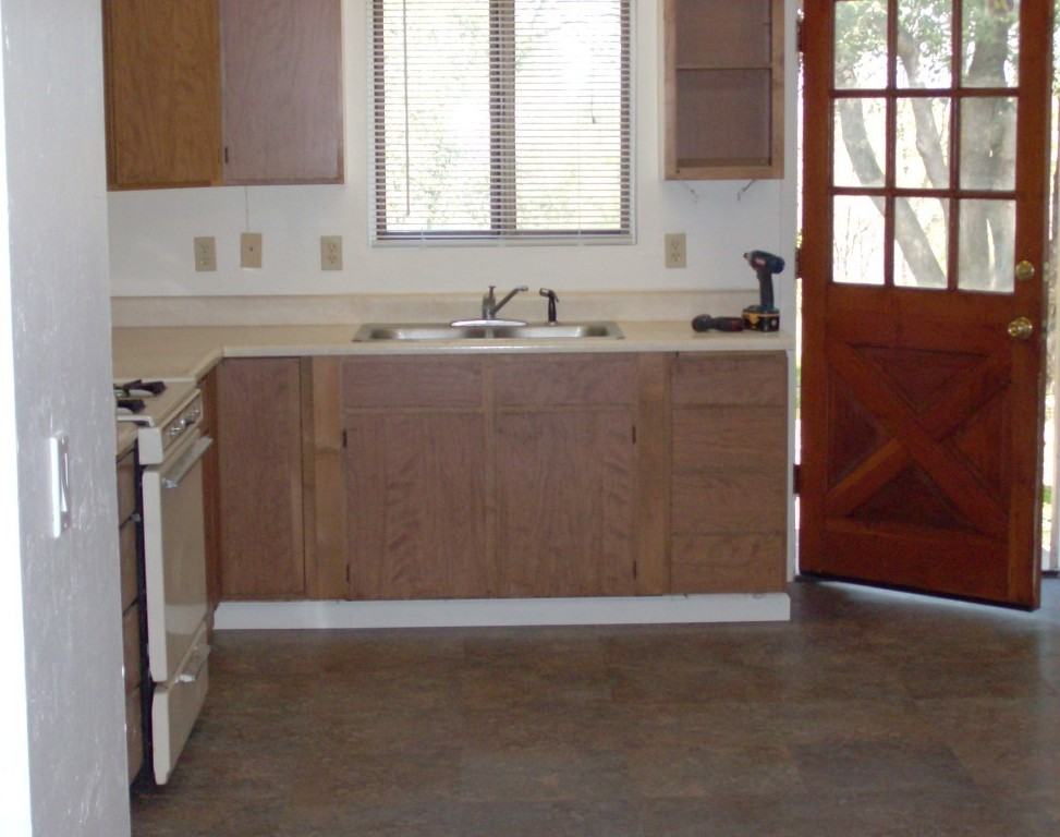 13373 Hidden Oaks Trl - Photo 3 of 6