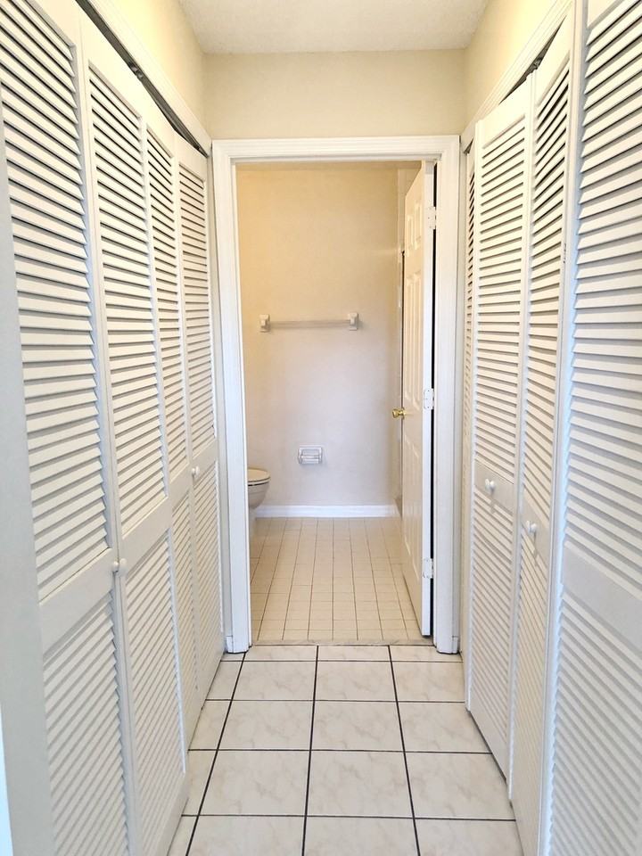 2626 Albion Ave - Photo 6 of 18