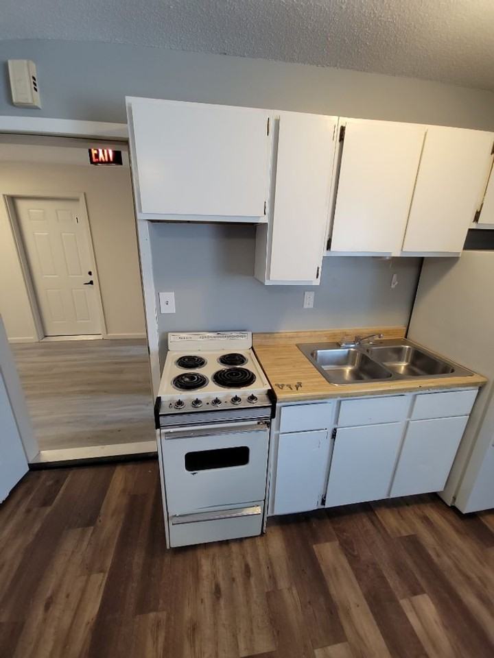 1526 E Superior St #2 - Photo 4 of 9