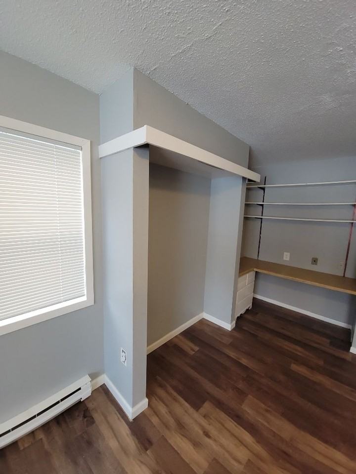 1526 E Superior St #2 - Photo 7 of 9