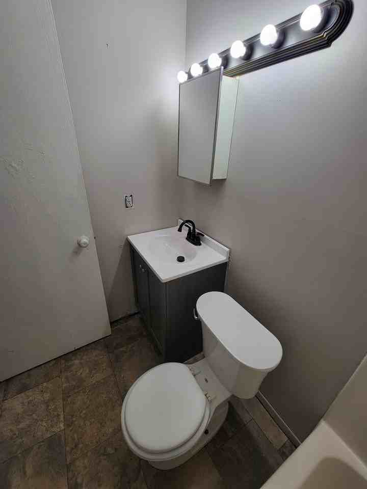 1526 E Superior St #6 - Photo 5 of 7