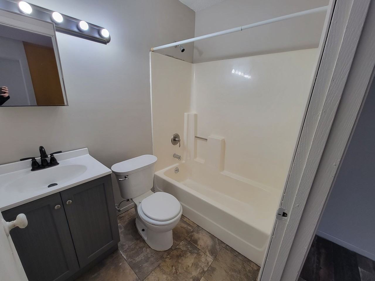 1526 E Superior St #6 - Photo 6 of 7