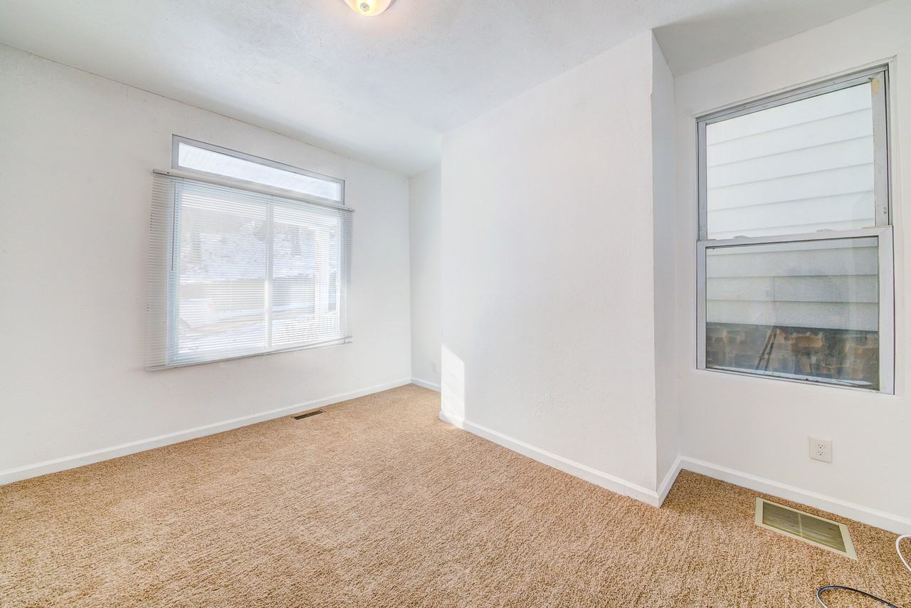 67 Haberman Ave - Photo 3 of 30