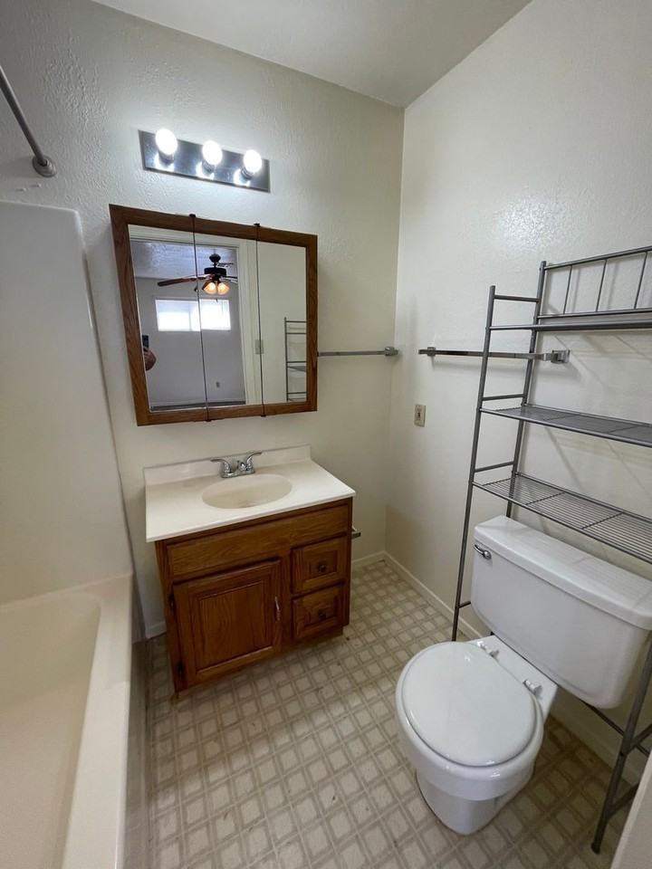 210 Carlton Rd ##C - Photo 6 of 7