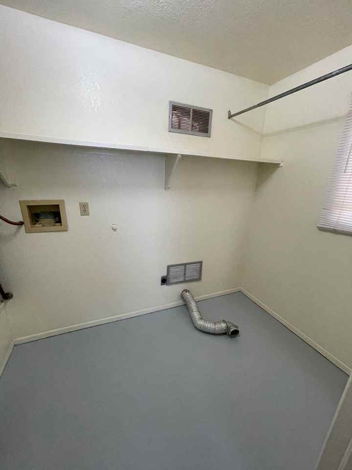 210 Carlton Rd ##C - Photo 7 of 7