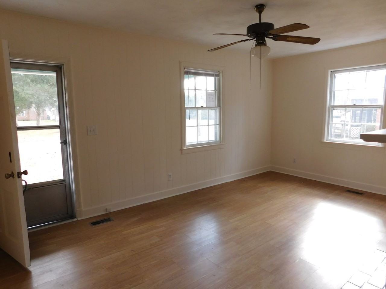 815 Haywood Pl - Photo 3 of 18