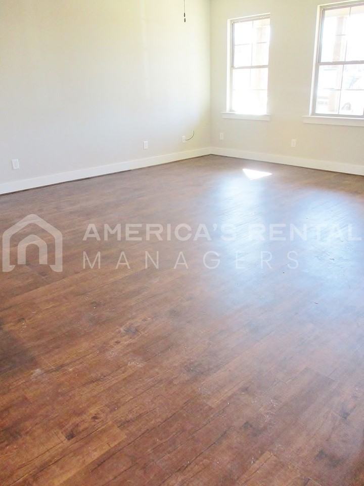 550 The Heights Ln - Photo 3 of 23