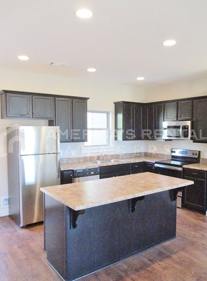 550 The Heights Ln - Photo 6 of 23