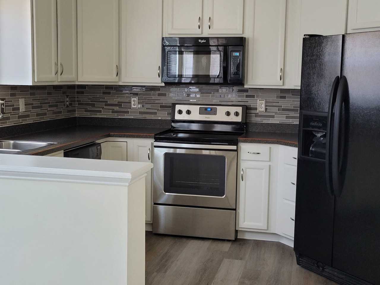 23 Nicholas Dr - Photo 2 of 25