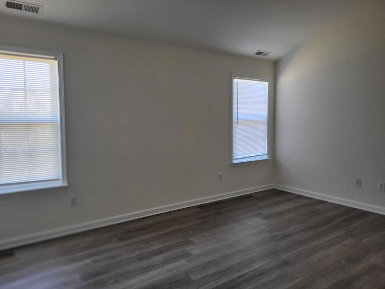 23 Nicholas Dr - Photo 5 of 25