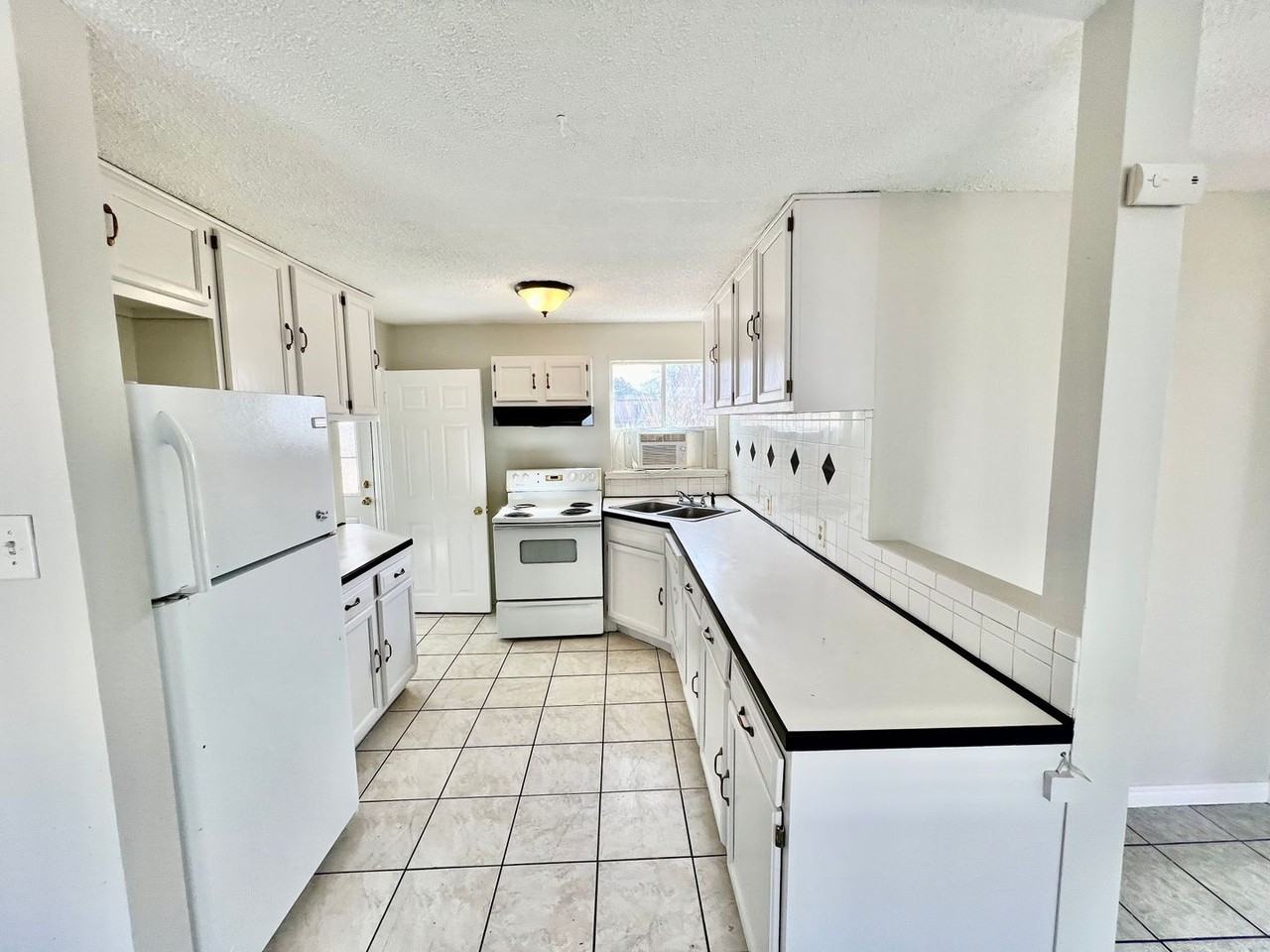 3920 Jackson Street - Photo 6 of 14