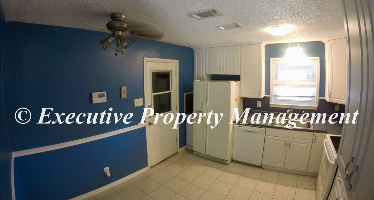 908 Deorsam Dr - Photo 4 of 12