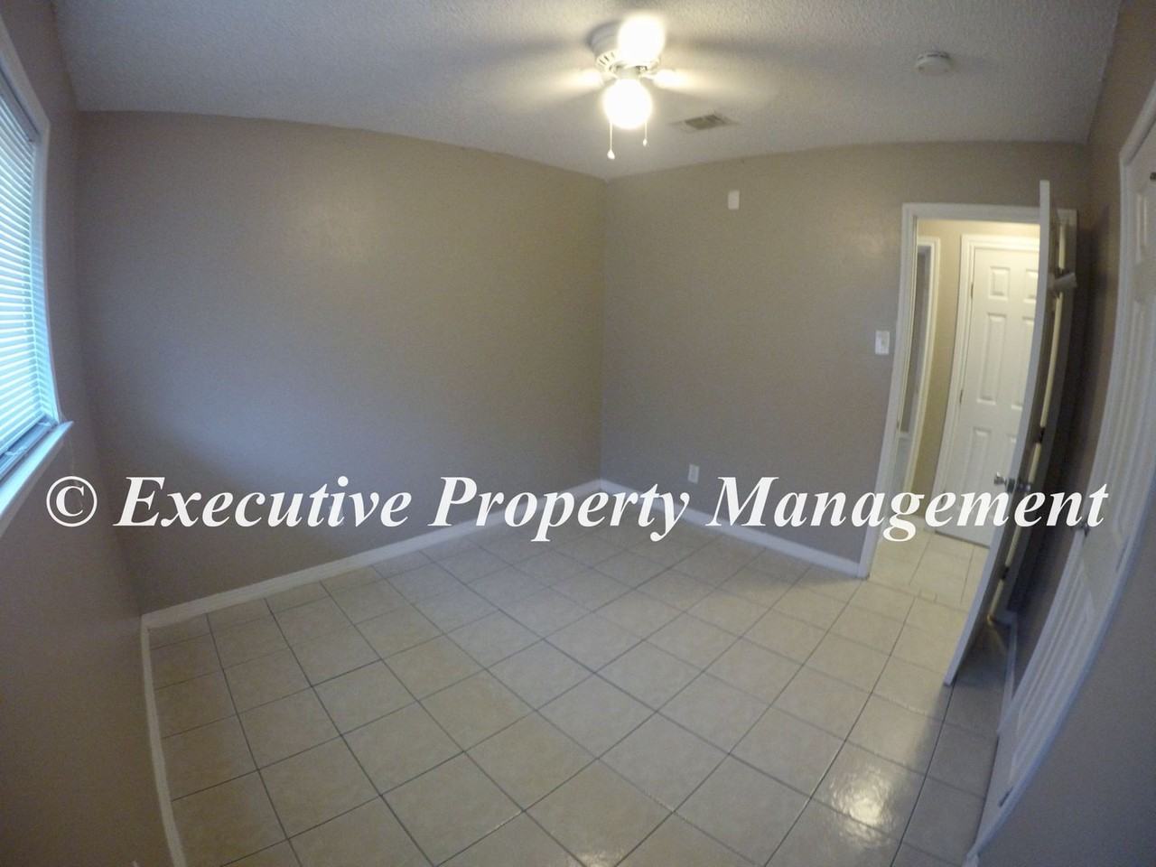 908 Deorsam Dr - Photo 6 of 11