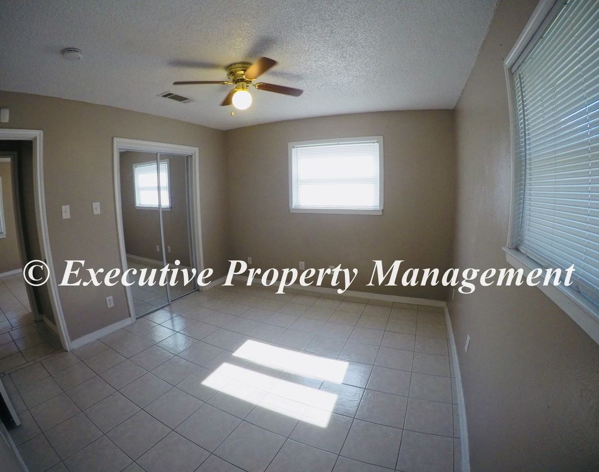 908 Deorsam Dr - Photo 7 of 11