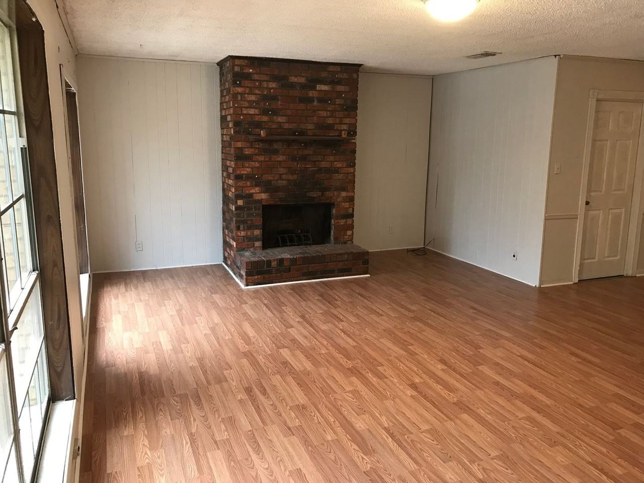 1136 Southland Park Dr - Photo 3 of 16