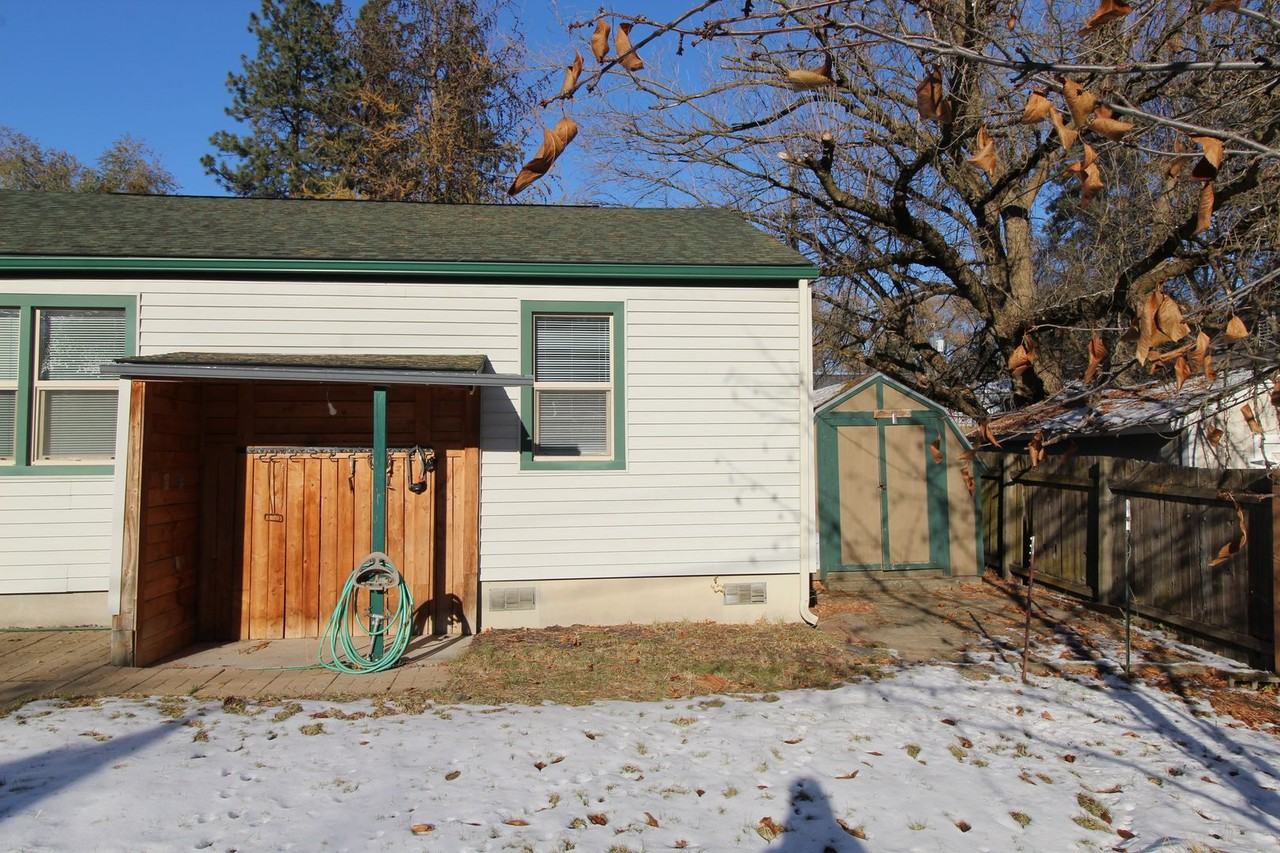 3125 W Trinity Pl - Photo 3 of 22